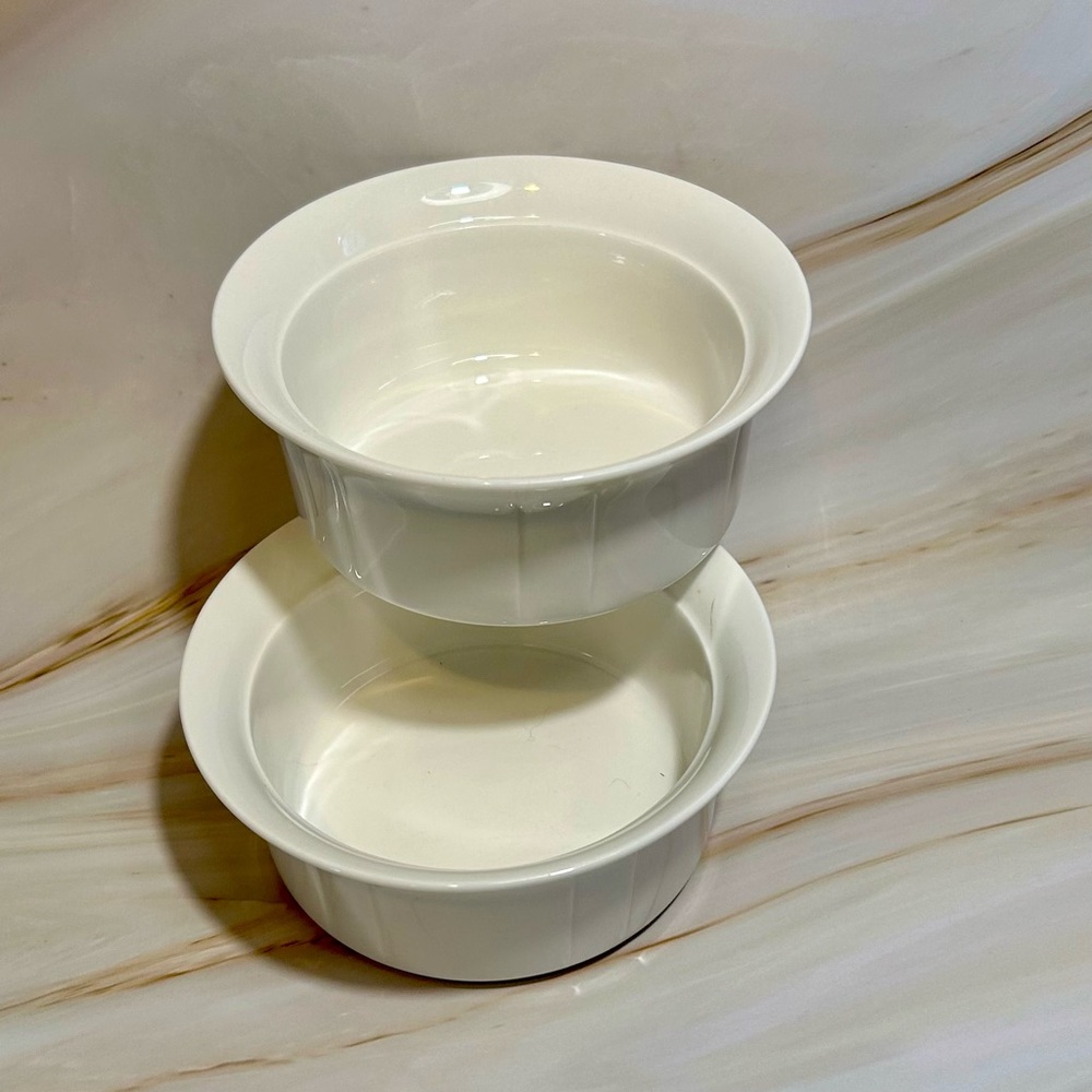 Oneida White Bakeware Set Elegant Kitchen Essential